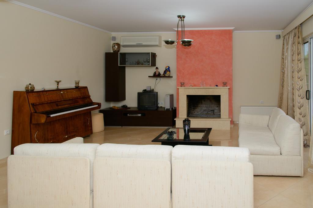Вилла Athenian Spiti Луца Экстерьер фото